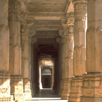 corridor de colonnes